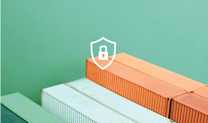 Conteneurs d'expédition avec un symbole de sécurité, représentant le transport sécurisé de marchandises.