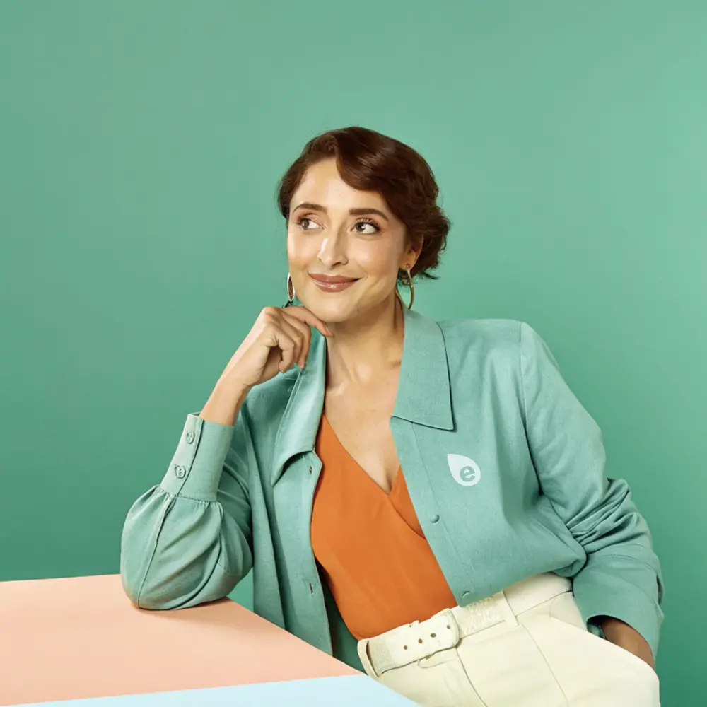 Illustration représentant des camions de livraison, des flèches et des symboles logistiques avec le texte 